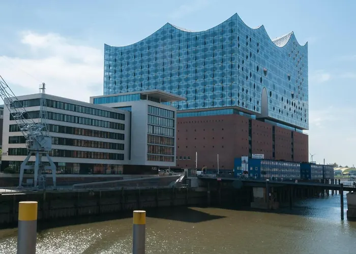 An Der Elbphilharmonie Contactless Check In * Hamburg